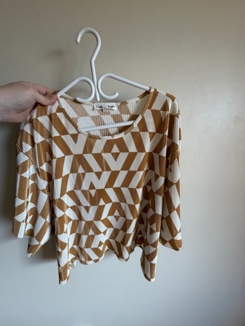 Studio Geometric Boxy Crop Tee in Mustard and White by Ization Studio